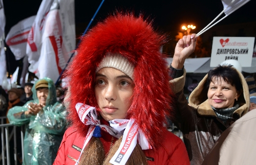 Ukrayna'da halk yarın sandık başına gidiyor