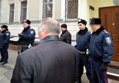 Ukraynalıların yarısı polise güvenmiyor