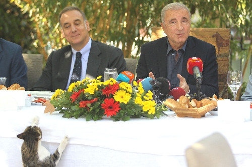 Ünal Aysal: Tranfserde cimri olmak zorundayız