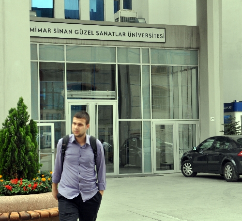 Üniversitede afiş asma kavgası: 5 gözaltı