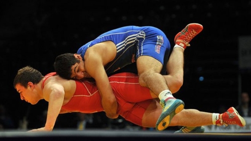 Üniversitelerarası Güreş Şampiyonası'nda 2. altın Taha'dan