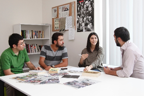 Üniversiteli gençler düşünmek için kampa girdi