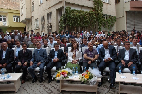 Ünlü iş adamı, Çermik'e yurt ve dershane hediye etti