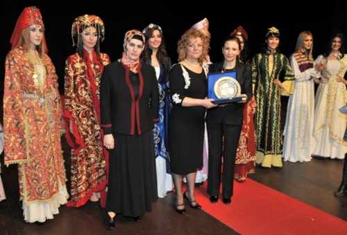 Uşak'ta Osmanlı kıyafetleri defilesi düzenlendi