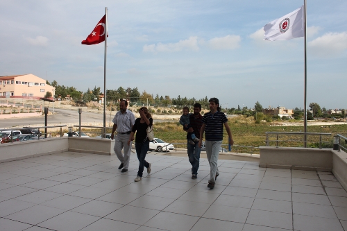 Uyuşturucu satan karı kocaya suçüstü
