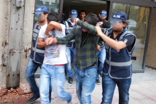 Uyuşturucu tacirlerinin alışverişi kamerada