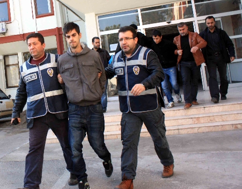 Uyuşturucudan ölen gence altın vuruşu arkadaşları yapmış