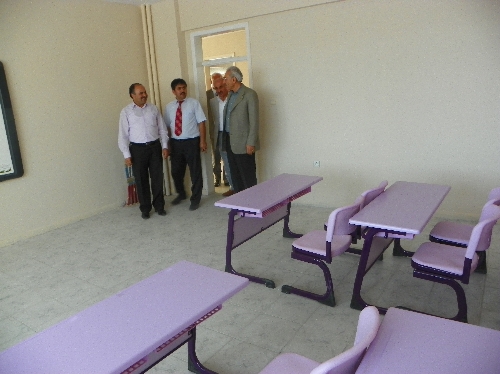Vahit Erdem: Türk okullarının başarısı milletimizi gururlandırıyor