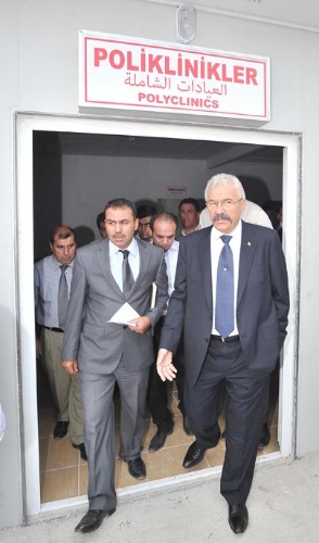 Vali Cerrah, Cevdetiye'de bulun çadır kenti denetledi