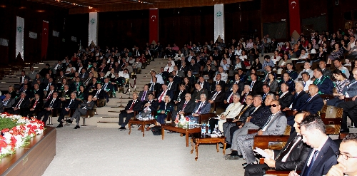 Vali Coş, yeni üniversiteler için 'önkoşulsuz' destek istedi
