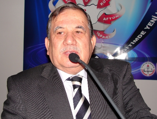 Vali Demir: Okulların anahtarlarını cebinizde taşımayın, halka açın