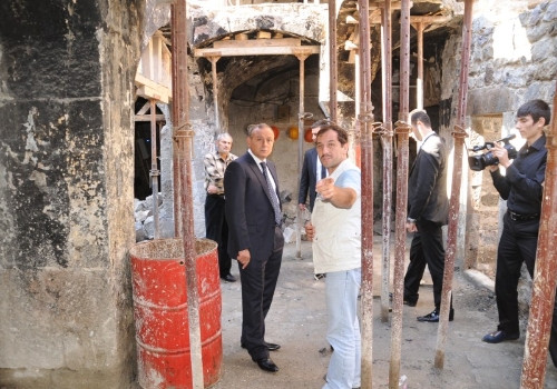 Vali Kızılcık, Alacahan'daki restorasyonun hızlandırılmasını istedi