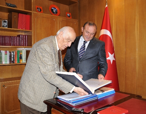 Vali Kızılcık: Eğitime katkı vermek isteyenlere her türlü imkanını sağlayacağız