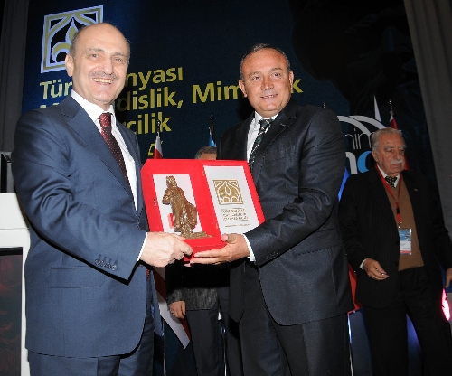 Vali Kızılcık: Ortahisar'daki restorasyon projesi tamamlanma aşamasına geldi