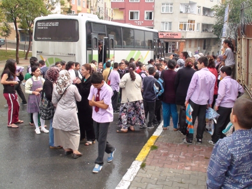 Velilerden okul isyanı