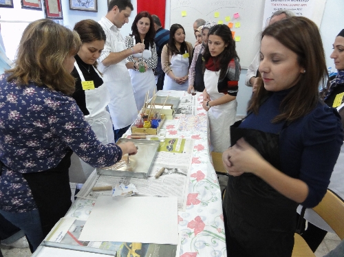 Yabancılar AFİMDER'in projesiyle ebru ve hat sanatı öğrendi