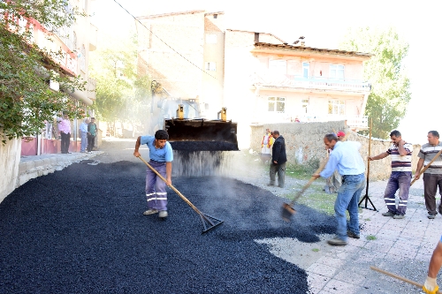 Yakutiye Belediyesi, asfalt hedefinde bitüm sorunu yaşıyor