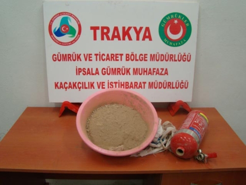 Yangın söndürme tüpüne gizlenen eroin, gümrükte ele geçirildi