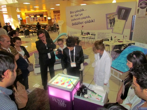 Yaptıkları halıları evlerine götürdüler