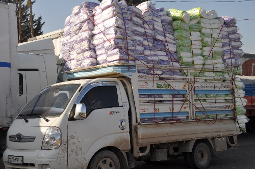 Yardım TIR'ları Cilvegözü Sınır Kapısı'nda