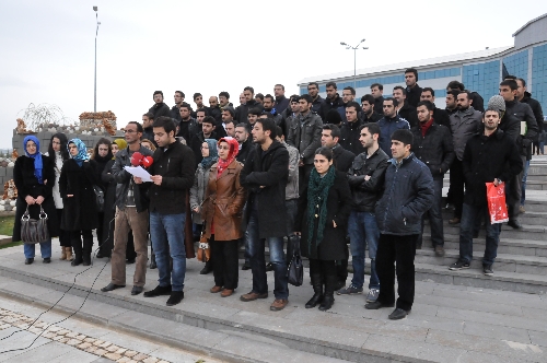 Yaşayan Diller Enstitüsü öğrencilerinden, Bakan Dinçer'e tepki