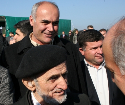 Yaşlı adamdan Bakan Çelik'e: Özlettin kendini, Allah aşkına gel