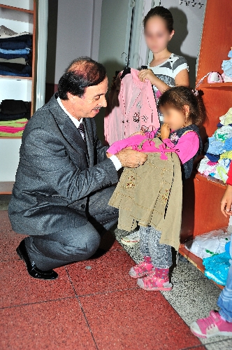 Yıldırım Belediyesi'nden, Kurban Bayramı öncesi ihtiyaç sahiplerine kıyafet