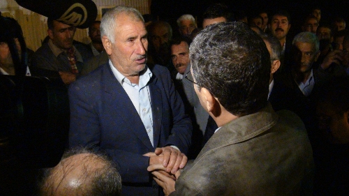 Yolda seyreden otomobil sele kapıldı: 2 kayıp (2)