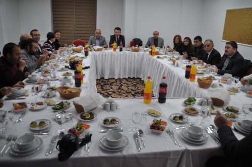 Yozgat'ta gazeteciler akşam yemeğinde bir araya geldi