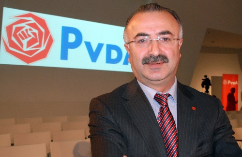 Yüksek pasaport harçları Hollandalı Türkleri zor durumda bırakıyor