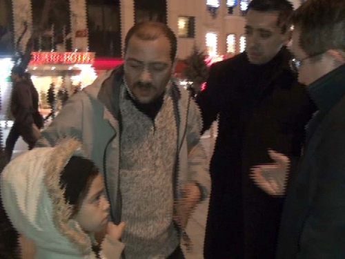 Zabıtanın dilenciye tepkisi: Taşı sıksan suyunu çıkarırsın (Özel)