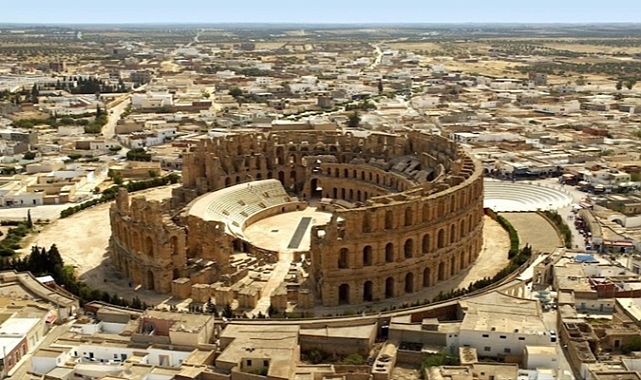 Burası Roma Kolezyumu değil, öyle olduğunu sansanız bile sizi bağışlardık.